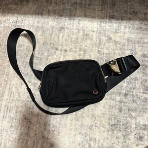 Lululemon Everywhere Belt Bag 1L